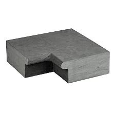 Blue Stone traptrede gezoet met neus hoekstuk inw. 50/35x15 cm.